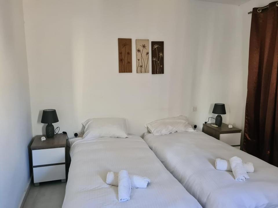 St Julians Central 2 Bedroom Apartment San Ġiljan Kültér fotó