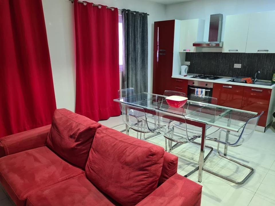 St Julians Central 2 Bedroom Apartment San Ġiljan Kültér fotó